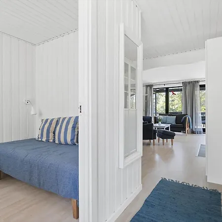 1590-aakirkeby-poserekrogen-31 *